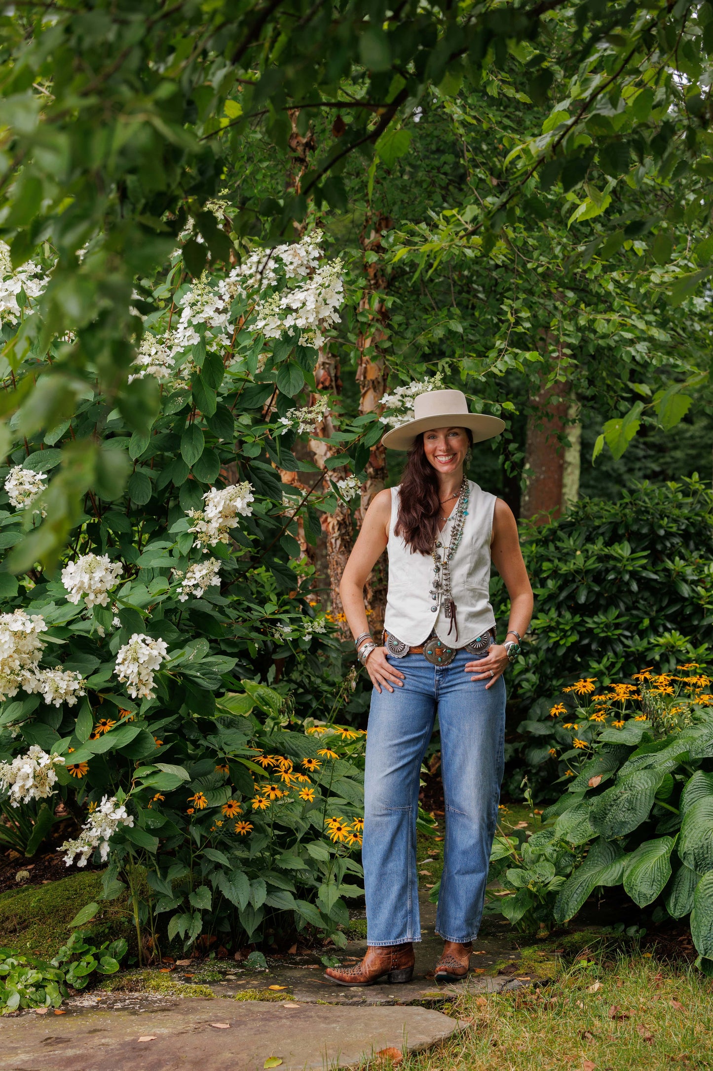 Woman in Lilith Vest posing outdoors