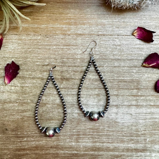 Teardrop beaded earrings (5F36DB27)