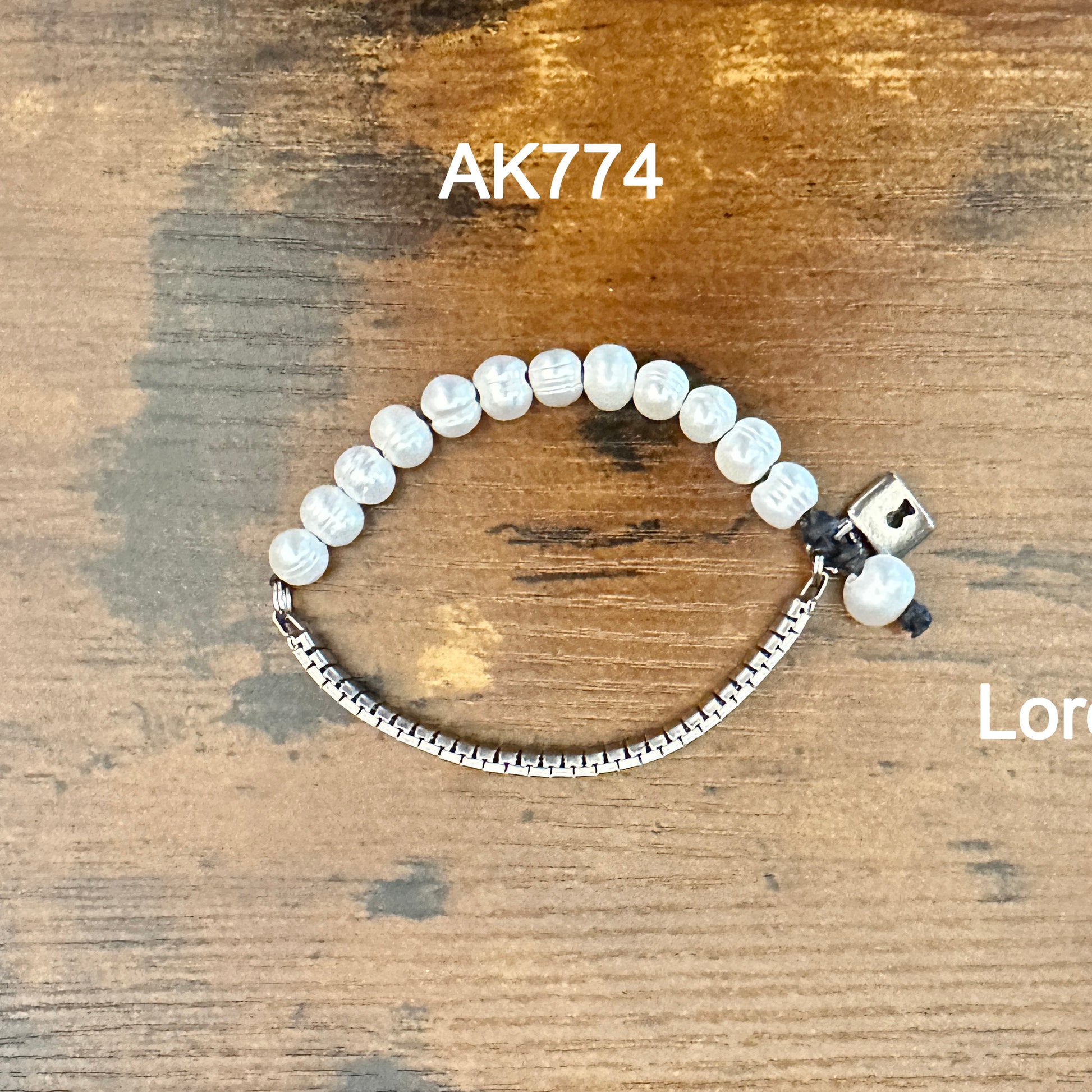 AK774 Pearl Bracelet