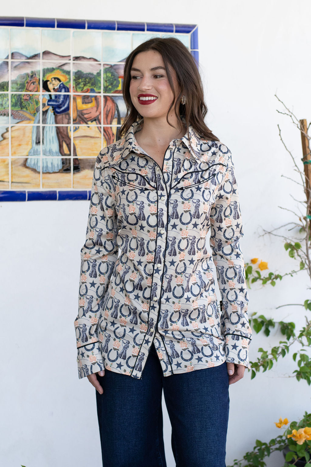 Johnny's Rosie Button Up