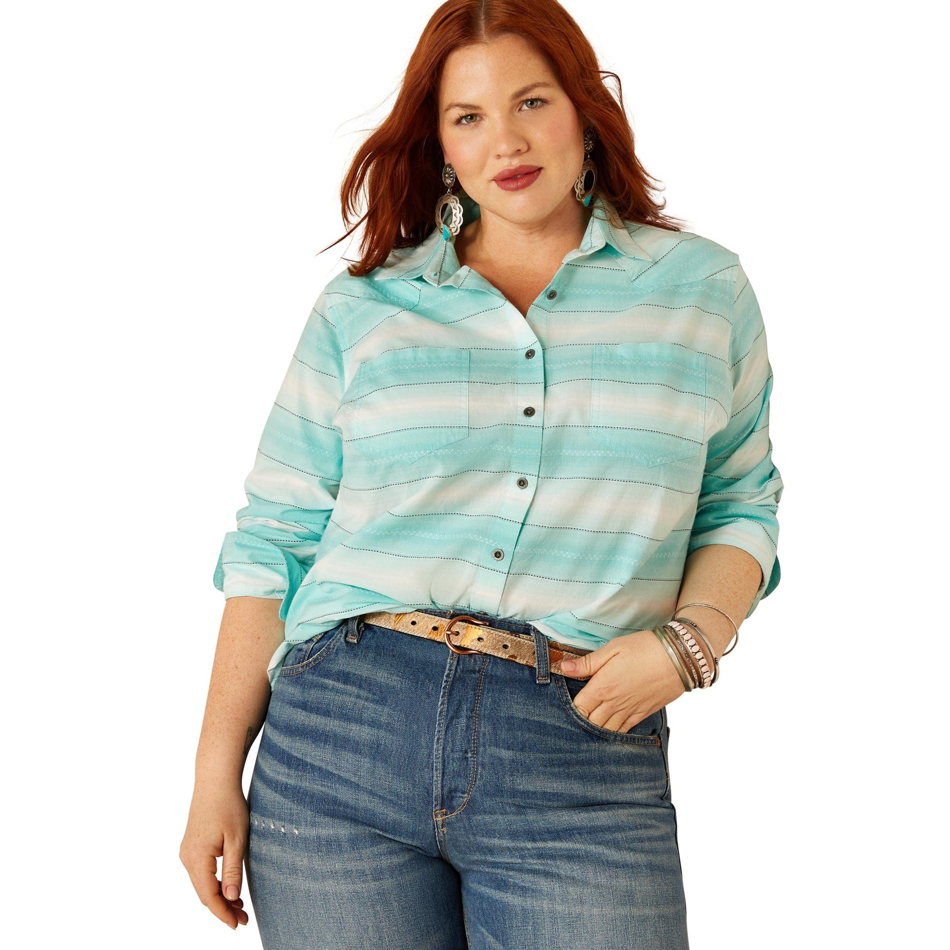 Woman in plus-size striped shirt, S25_WMS_WEST_10055216 front view.