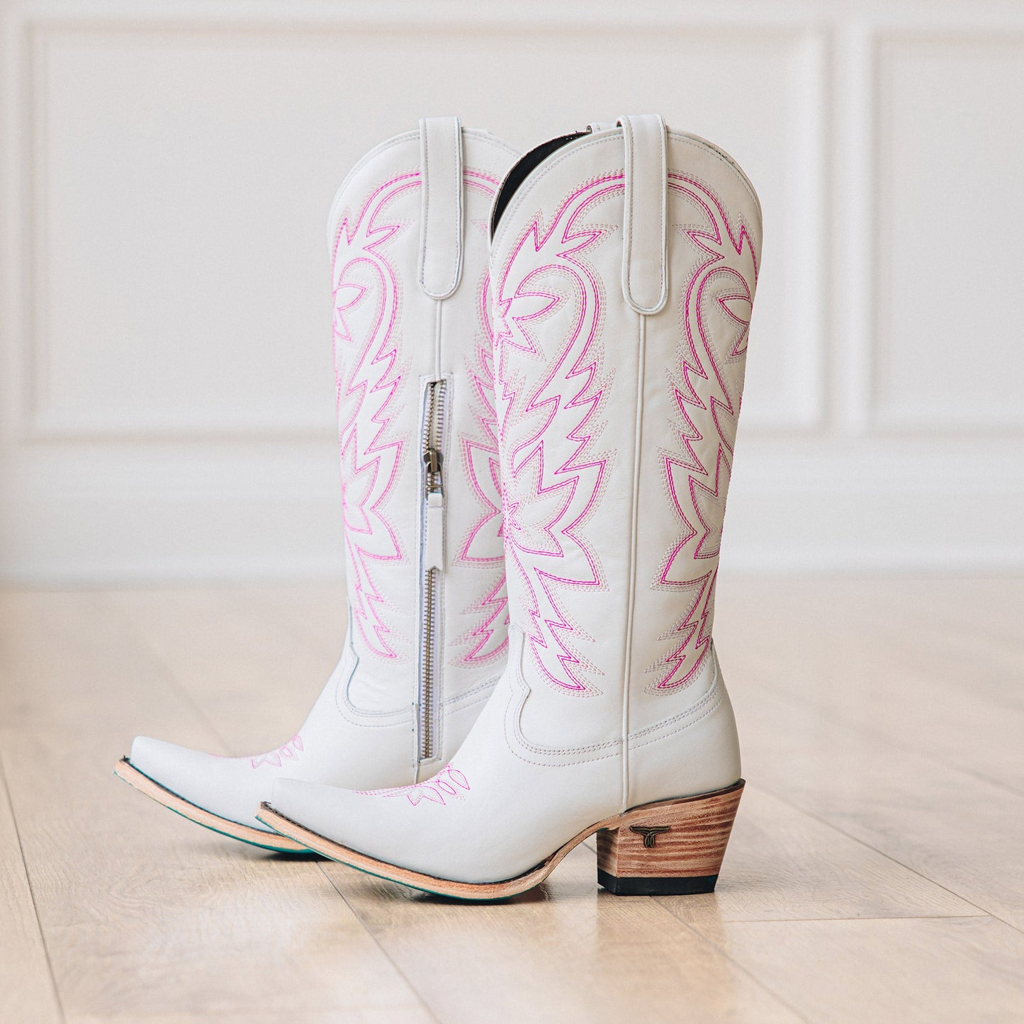 Smokeshow Boot - Matte White and Neon Pink