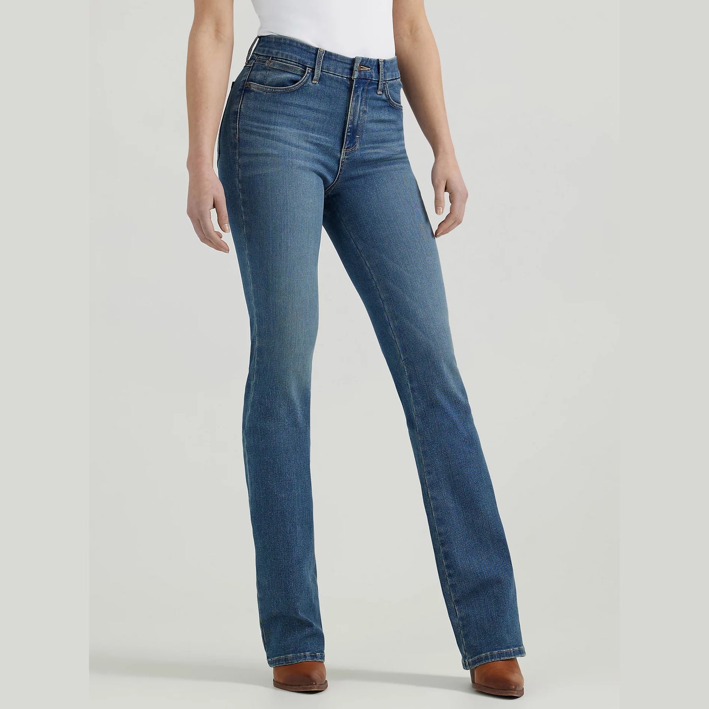 Wrangler Bespoke High Rise Bootcut Jean in Ada