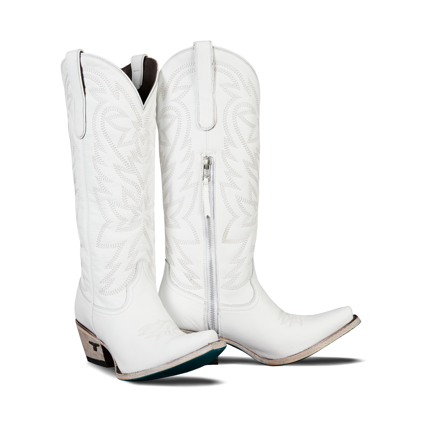 White leather cowboy boots, Smokeshow style