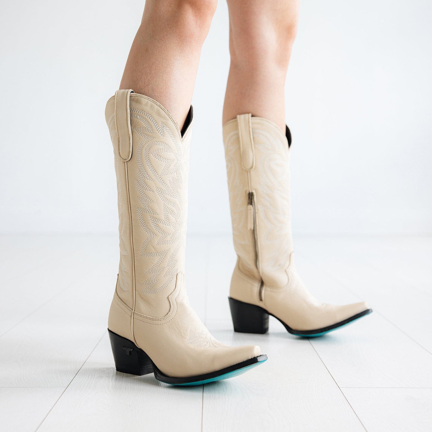 Pale ivory cowboy boots, lb0526q-smokeshow