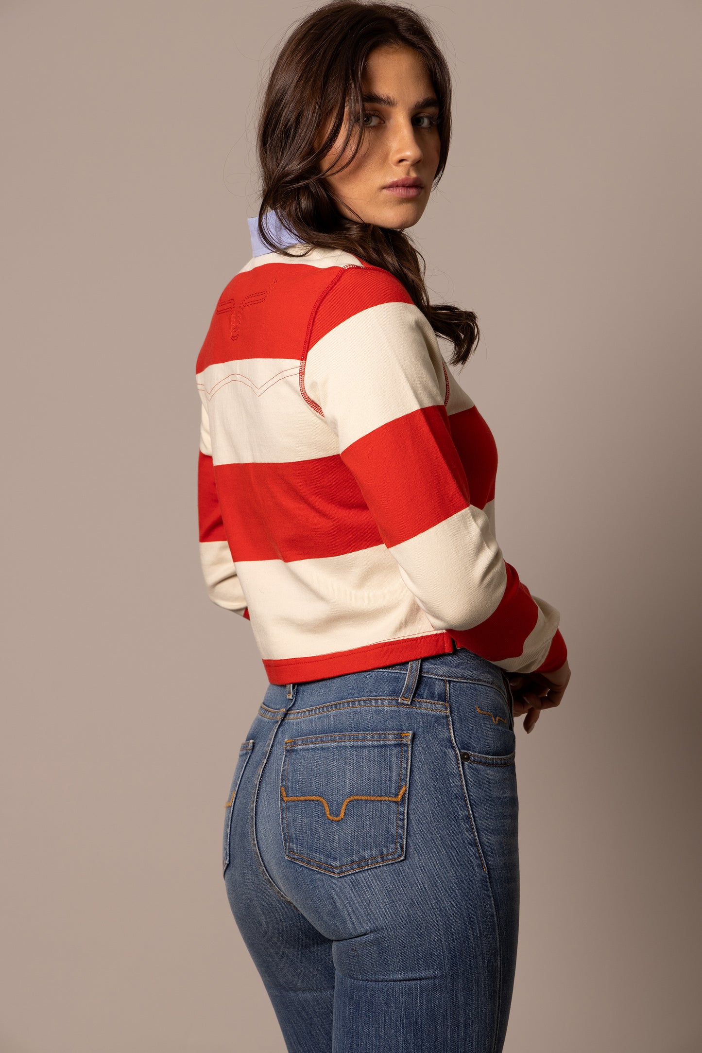 Woman in red & white striped shirt and jeans, unnamed-202