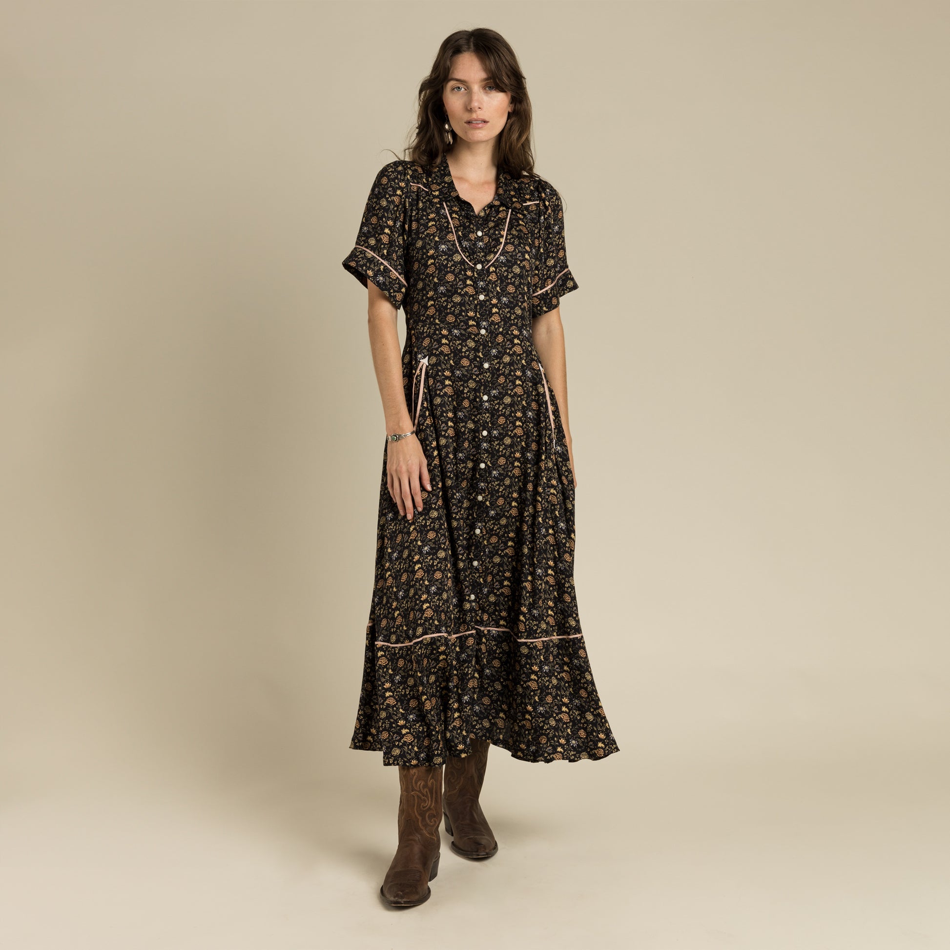 Floral Dress with Contrast Piping for Country Girls XL Floral Dress with Contrast Piping for Country Girls XL